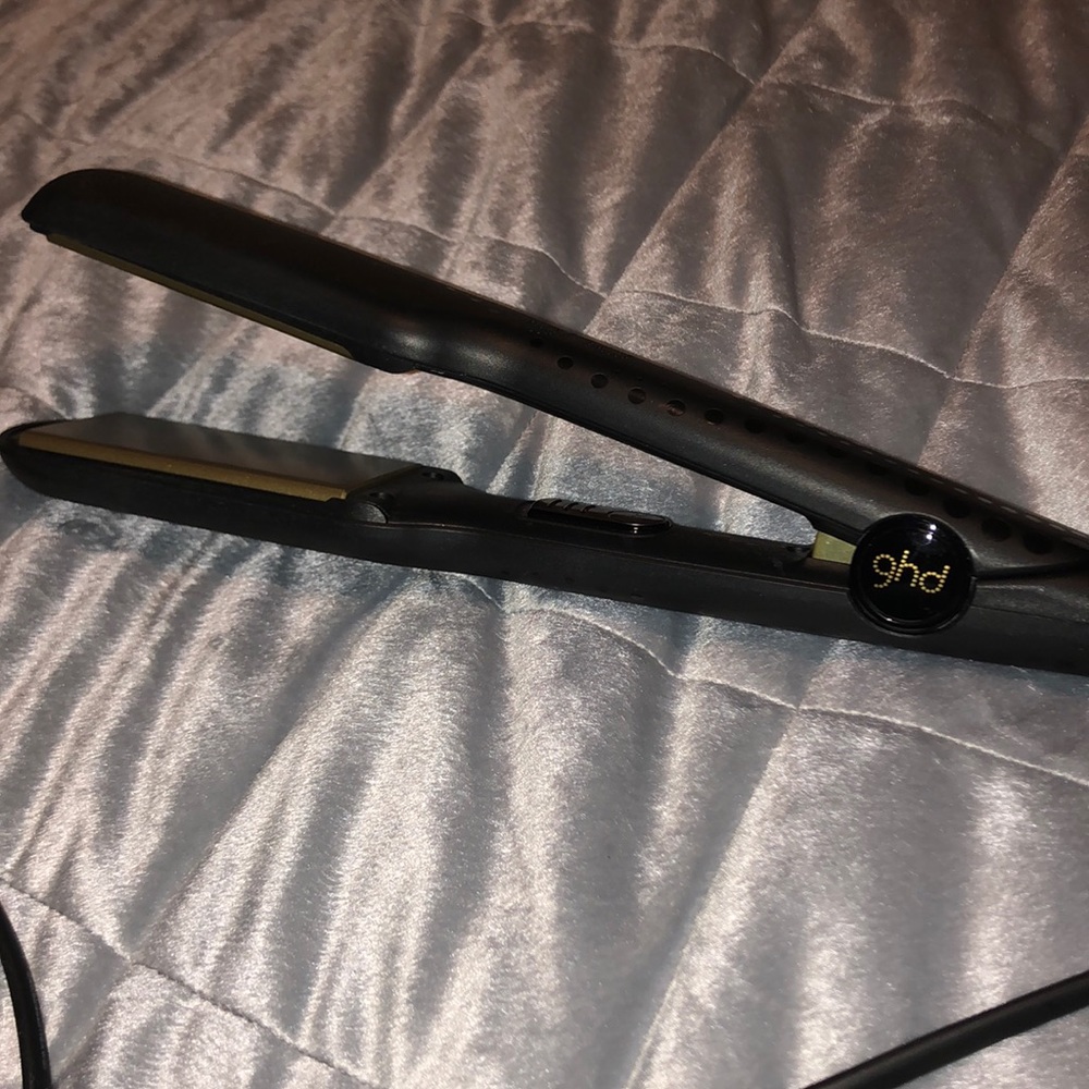 GHD Gold professional styling iron